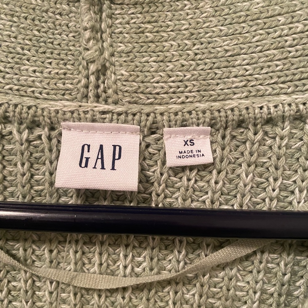 GAP Factory cardigan - Picture 3 of 11